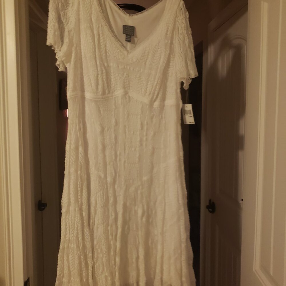 White Lacey Short Sleeved Mid Length Dress - Picture 3 of 3